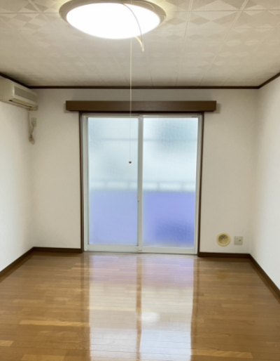 どんなインテリアにも合いそうなフローリングのお部屋