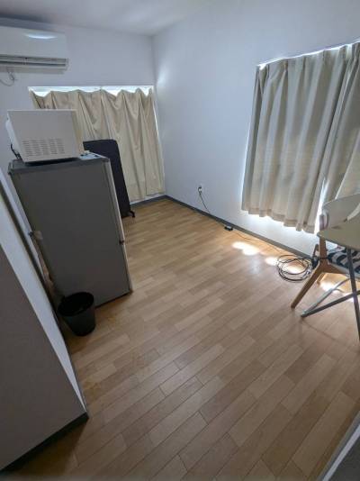 二面採光の明るいお部屋です