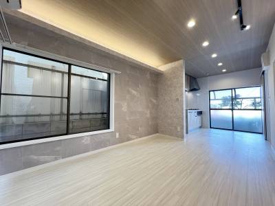 間接照明が照らすリビング