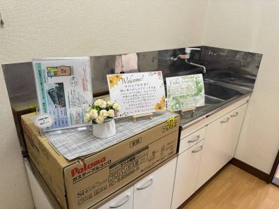 キッチン部分は冷蔵庫スペースも確保されています。