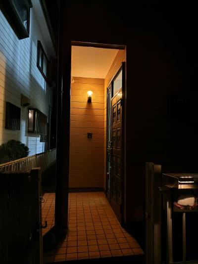 玄関灯・カメラ付インターホン