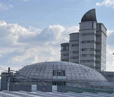 ベランダから国際会議場、都ホテルが見えます