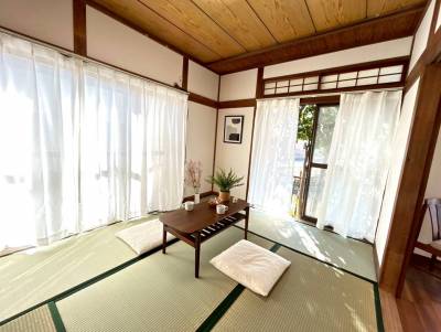 リビングに続いた畳スペースで自分らしく過ごす。