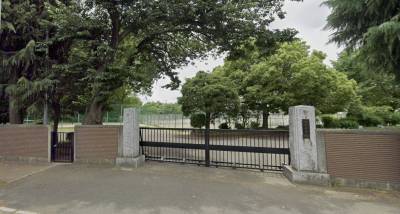 伊奈中学校徒歩3分