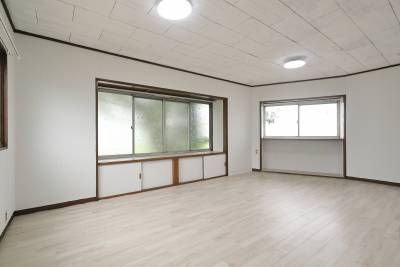 2階にも広々とした洋室1