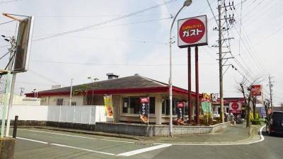 ファミレスまで徒歩2分