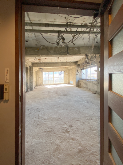 ７階の入り口を開けた眺め