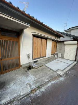 駐車場（軽自動車）、バイクガレージ付き！