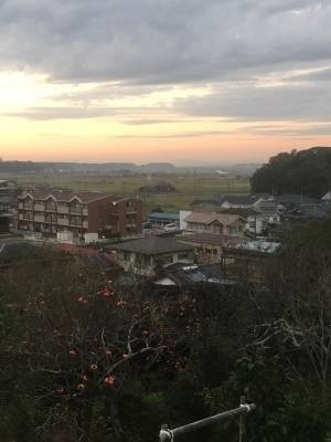 近隣小学校からの夕焼けです