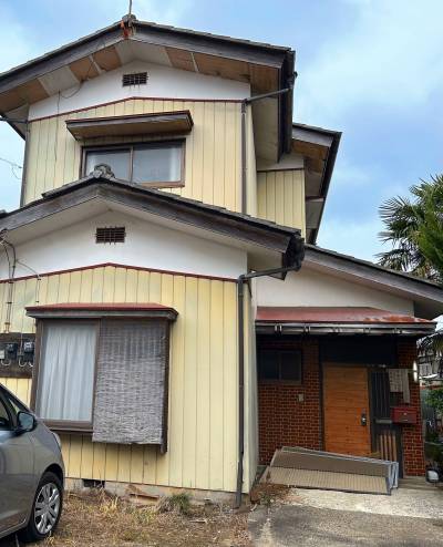 普通車3台程度駐車可能です。