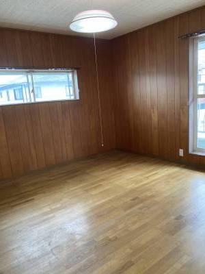 2階　洋室６帖　照明付き