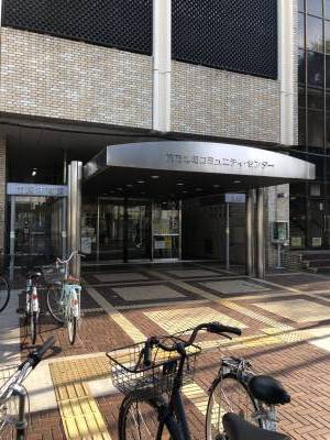 体育館、トレーニングジム、図書館有ります