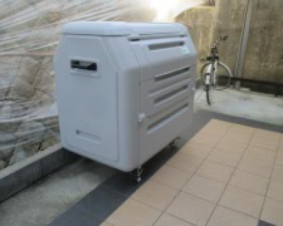 敷地内ごみステーションで快適です。