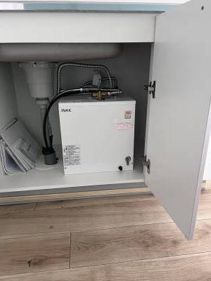 温水器あります。
残置物扱いです。