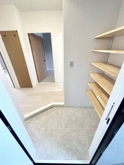 玄関土間はオシャレなCF仕上げです♪