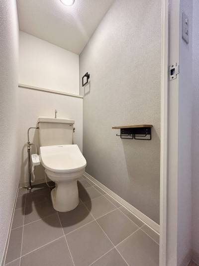 もちろん温水洗浄便座（ウォシュレット）付きです♪