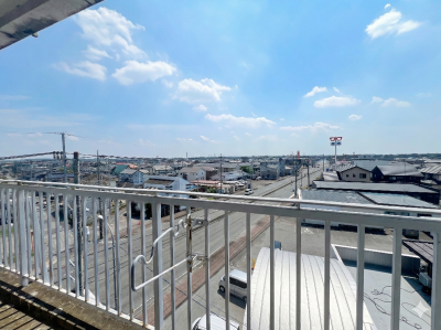 ベランダからの眺め（眺望・日当たり良好）