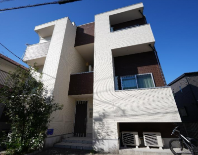 1階はスキップフロアで視線が遮られます