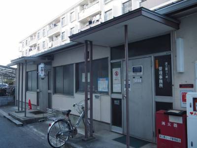 管理人室には日中管理人さんが常駐しています。