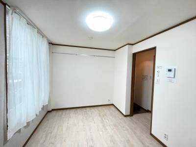 照明器具、レースのカーテン付！