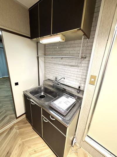 IH1口コンロは据え付けの機器になります。