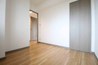 洋室は寝室用として最適です。