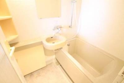 浴室は2点ユニットで必要なものがまとめられています！