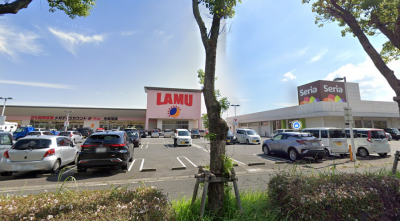 ＬＡＭＵ２４時間営業です♪
たこやきもやってます♪
