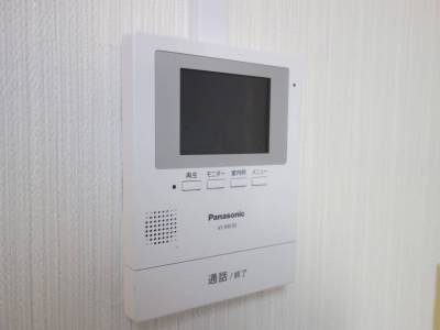 モニター付きインターフォンが設置済みです。