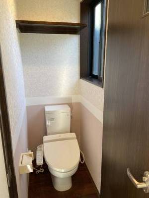 温水シャワー付きのトイレです