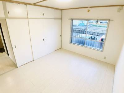 7帖の洋室は寝室としても広々お使いいただけます♪