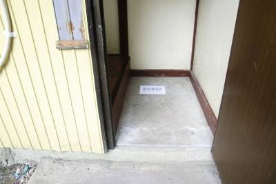 玄関
ドアスコープ付き
