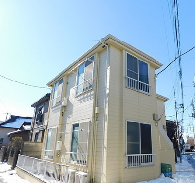 角地で住み易く使い易い立地です