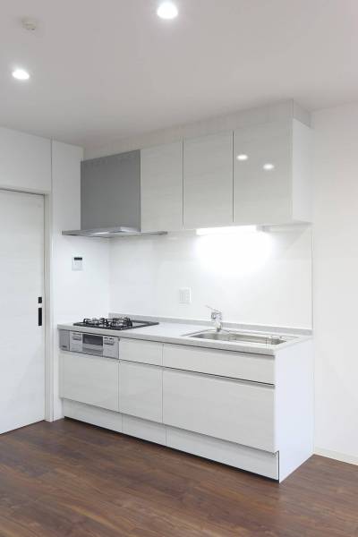 お料理が楽しくなるワイドな2.1mサイズスライド式収納量大