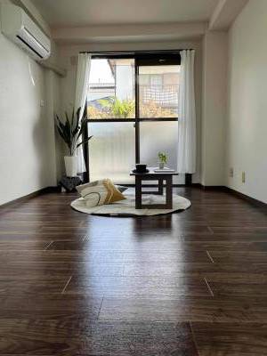 【張り替えたばかりのフローリング♪】