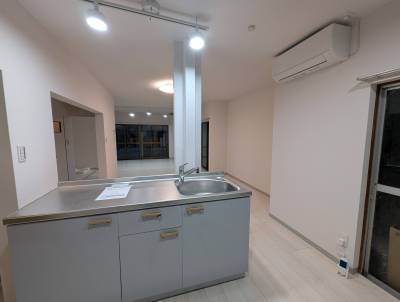 明るいキッチン（新品）