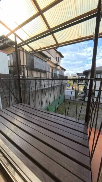 ベランダ。洗濯物はここで干します。