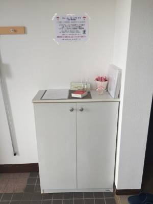 玄関〜明るく開放的！シューズＢＯＸ＆隣スペースあり！