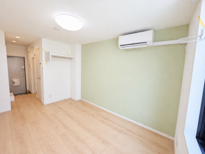 インテリアが楽しめる配色のアクセント壁