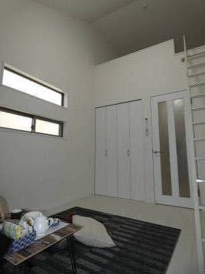 ロフトがあるので、天井が高く、開放感有ります♪