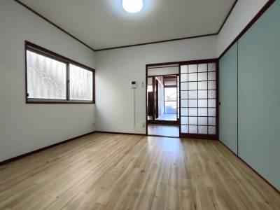 1階リビング　6帖