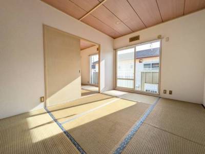 和室キッチンから右側です