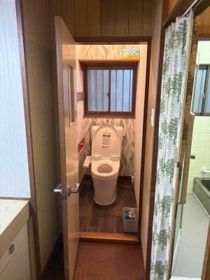 清潔感あるトイレは温水洗浄便座