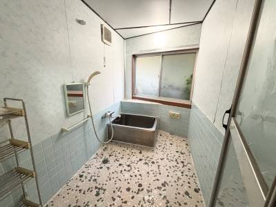 広々としたお風呂です。追い焚き機能は使えません。