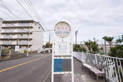 駅まで徒歩10分ですが、横浜駅まで行くバス停も目の前です！