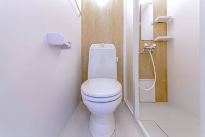 シャワー・トイレ別