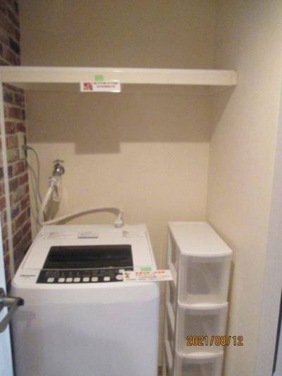 洗濯機置き場。洗濯機はありません。