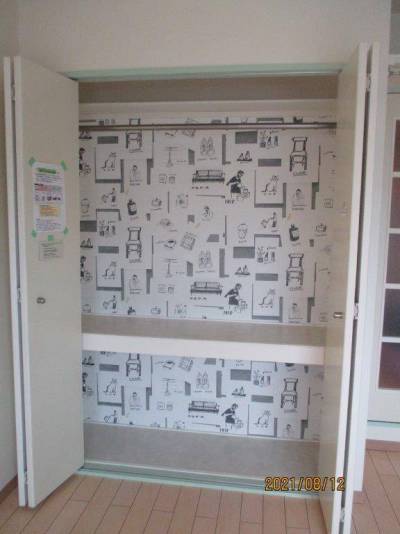 クローゼット。クロスにもこだわっています。