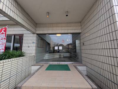 玄関までの長い道