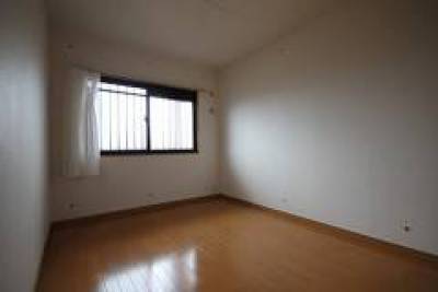 【共用廊下側(東)のお部屋】写真右側にWCL｡